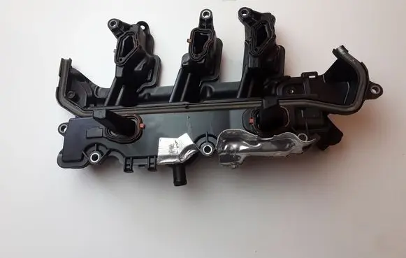 Nissan Navara D23 Intake manifold 118305765R