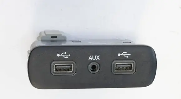 Dodge Challenger USB socket connector 68294075AA
