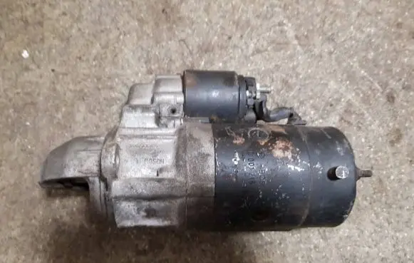 BMW 7 E38 Starter motor 0001218135
