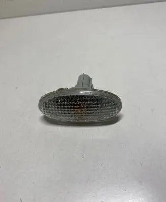 Mazda 2 Front fender indicator light P2829