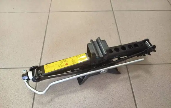 Land Rover Discovery Sport Lift Jack GJ3217080AC