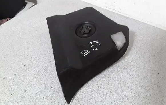 BMW 3 E36 Tail light bulb cover holder 9404429 29272207