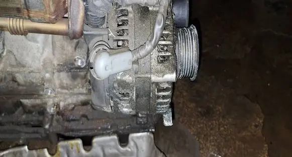 Toyota Avensis T250 Generator/alternator 