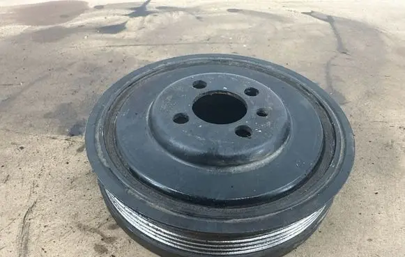 Skoda Octavia Mk2 (1Z) Crankshaft pulley 03G105243