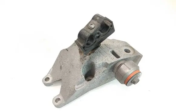 BMW 5 G30 G31 Engine mounting bracket 6864593 6861563 18574710