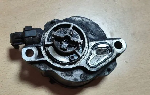 Volvo V50 Vacuum pump D1562A 1307N
