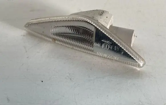 BMW X5 E70 Front fender indicator light 7171007