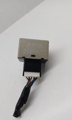 Subaru Outback Hazard warning light relay 86111AJ001 0665006791