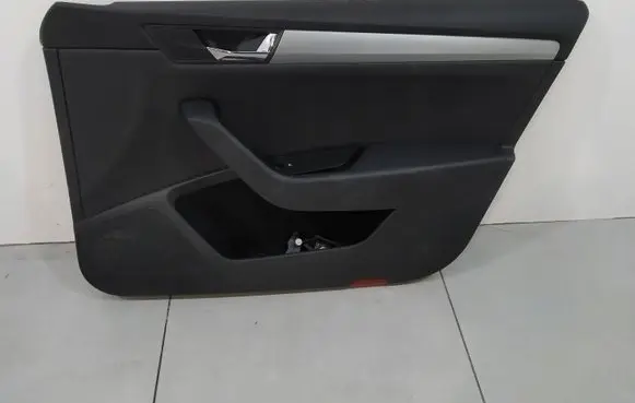 Skoda Superb B8 (3V) Front door card panel trim 