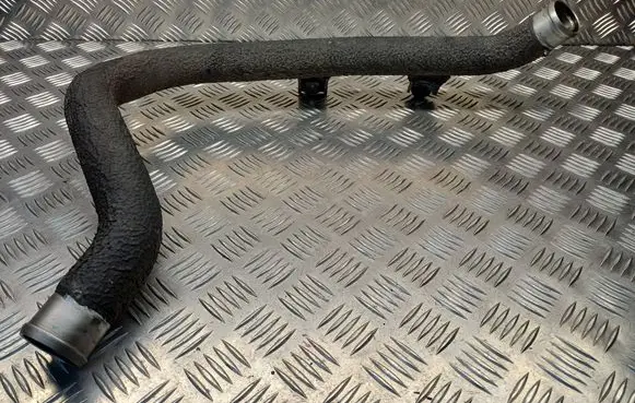 Intercooler hose/pipe