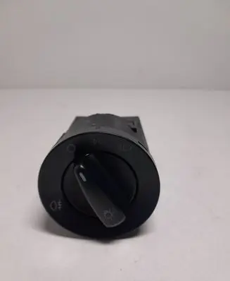 Volkswagen Golf IV Light switch 1C0941531