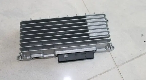 Audi A6 S6 C6 4F Sound amplifier 4F0910223