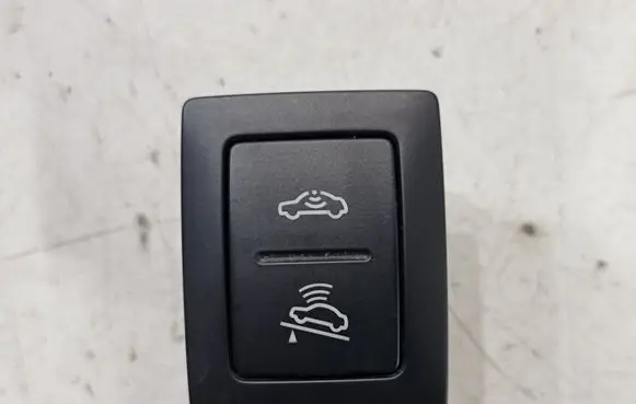 Volkswagen Touareg I Alarm switch 7L6959899
