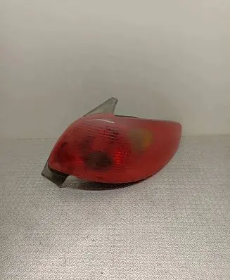 Peugeot 206 Rear/tail lights E22058