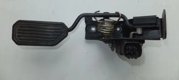 Toyota Avensis T250 Accelerator throttle pedal