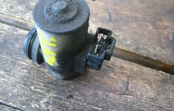 Honda Legend Windscreen/windshield washer pump