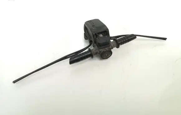 Windshield washer spray nozzle