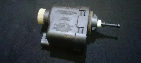 Headlight level adjustment motor