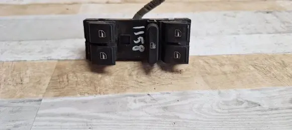 Volkswagen PASSAT B6 Electric window control switch 1K4959857