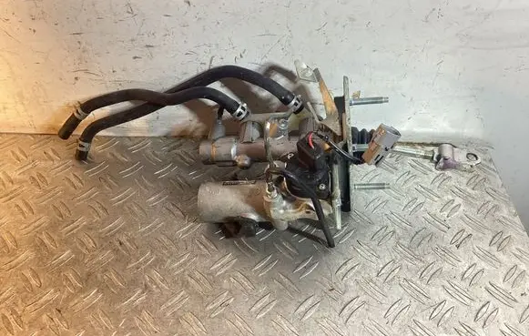 Lexus RX 450H Master brake cylinder 13811010550 325306253039