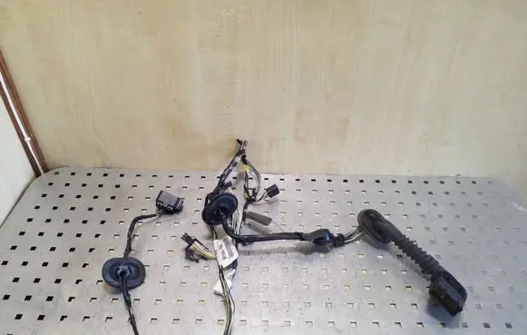 Ford Focus Front door wiring loom 8M5T14K138 8M5T14K138DBA