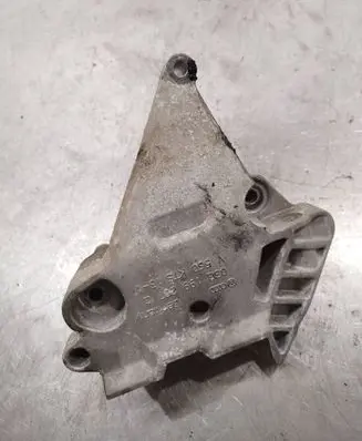 Volkswagen PASSAT B6 Engine mounting bracket 03g199207g