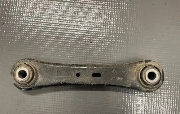 Volvo XC60 Rear control arm 6G915K743