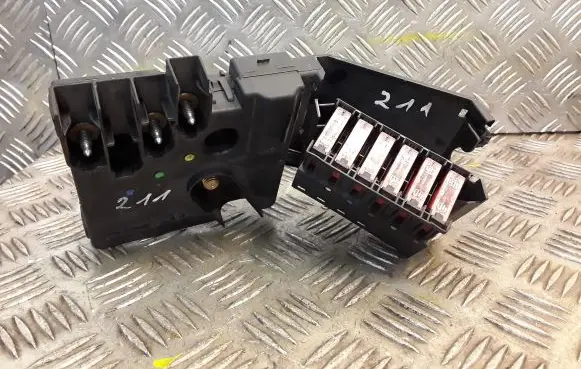Mercedes-Benz E W211 Fuse box set 2119820402 A2119820402