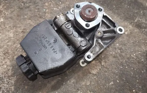 Mercedes-Benz C W202 Power steering pump