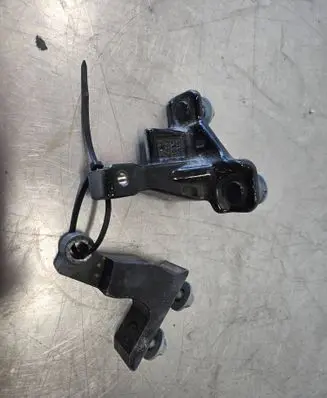Mercedes-Benz E W213 Front door upper hinge A2057207711 A2137201110
