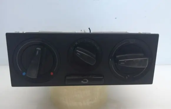Volkswagen PASSAT B5 Climate control unit 1J0819045