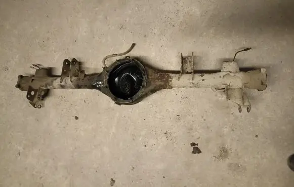 Suzuki Grand Vitara I Rear axle beam 