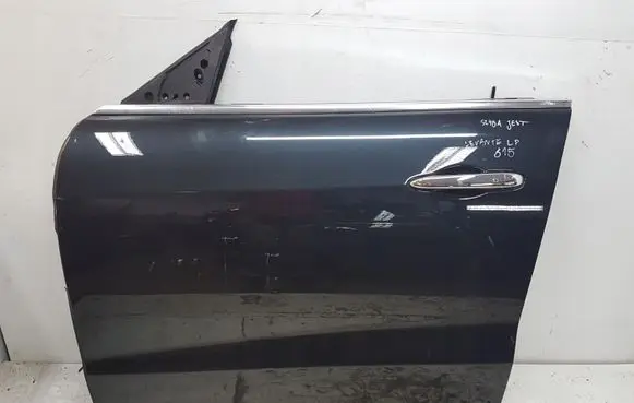 Maserati Levante Front door