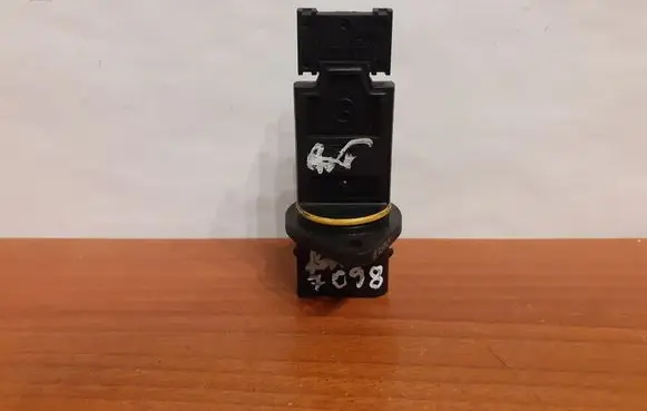 Mercedes-Benz E W210 Mass air flow meter 7098 A6110940048