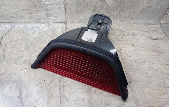 BMW 5 E39 Third/center stoplight 8360568