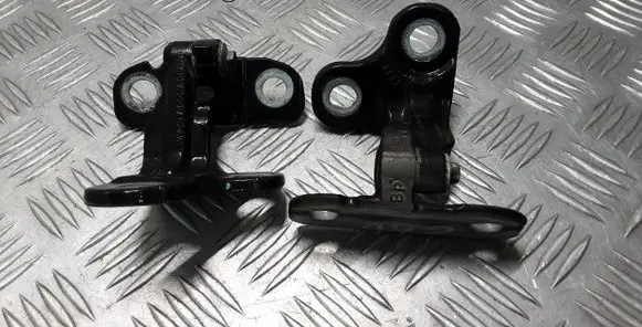 Rear door hinge set