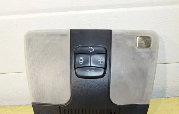 Mercedes-Benz C W202 Front seat light 208820