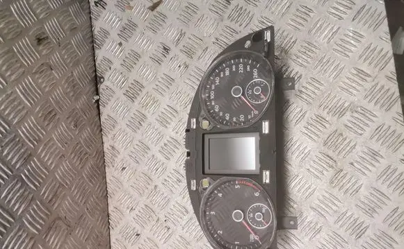 Volkswagen PASSAT B6 Speedometer (instrument cluster) 3c0920872b