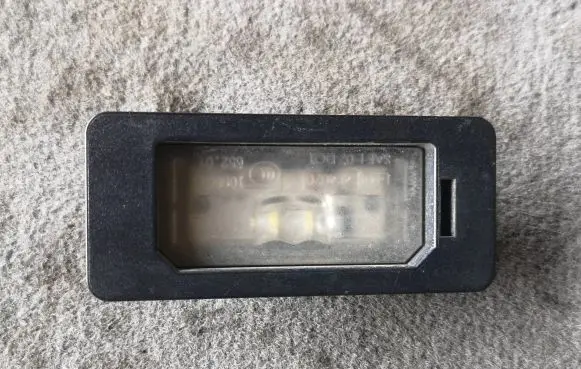 BMW 5 G30 G31 Number plate light 7410302 183420323