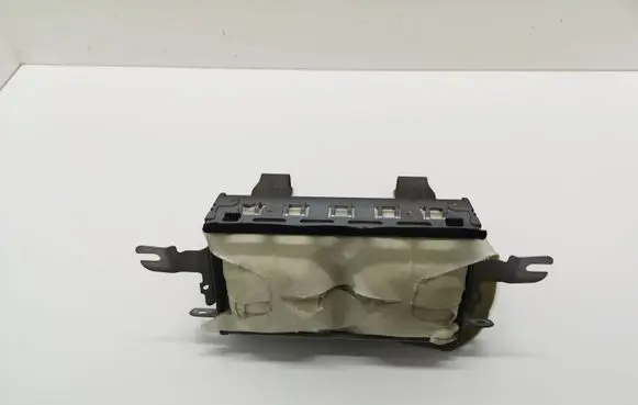 Mitsubishi Pajero Passenger airbag