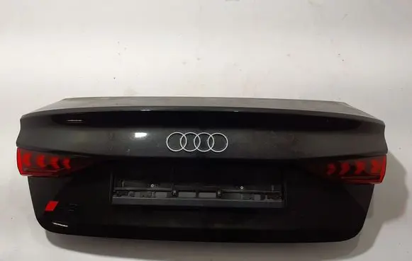 Audi A3 8Y Tailgate/trunk/boot lid 8Y5827025