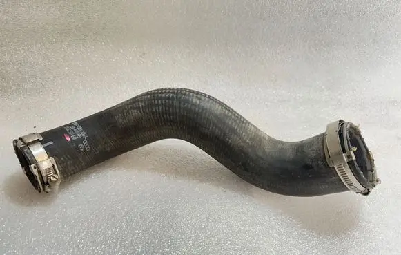 Intercooler hose/pipe