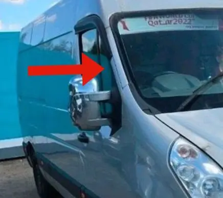 Renault Master III Front door vent window glass four-door 43R001582