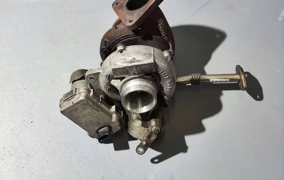 Mercedes-Benz Sprinter W906 Turbo 6510900186 6519060200 A2C53412326