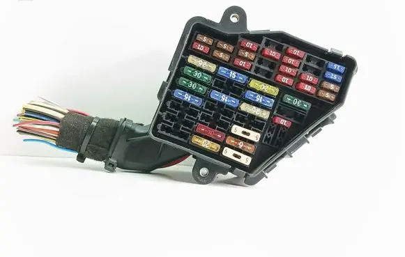 Audi A6 S6 C5 4B Fuse module