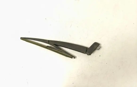 Rear wiper blade arm