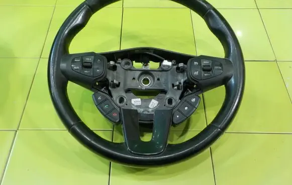 KIA Carens III Steering wheel A4530CC2 17AB146
