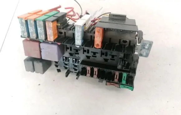 Renault Scenic I Fuse box set 7703497782B