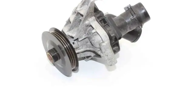 Volvo XC40 Water pump