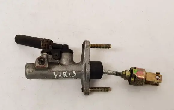 Toyota Yaris Clutch master cylinder AISIN